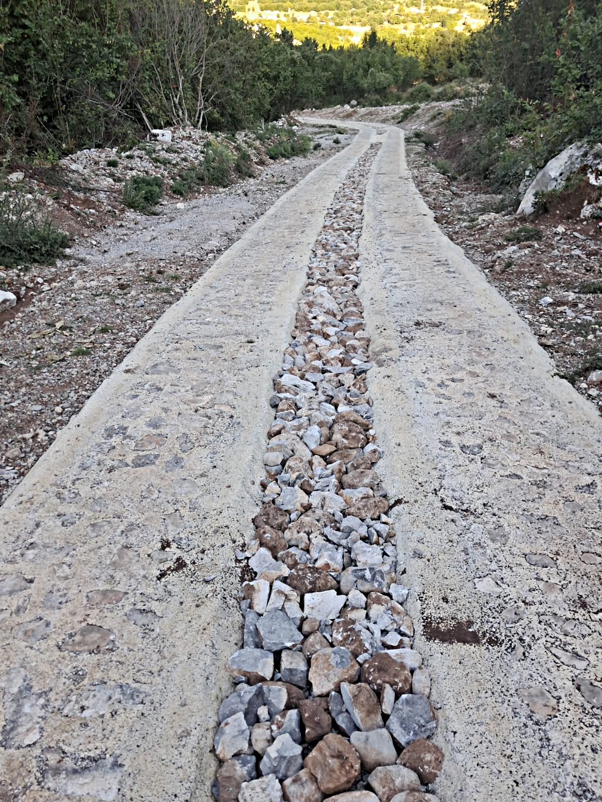 Access Road to Kulla e Andrrave